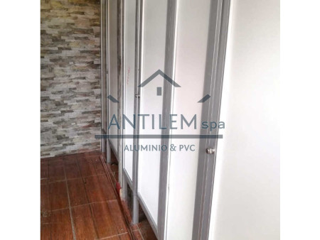 DIVISIONES DE BAÑO en Aluminio