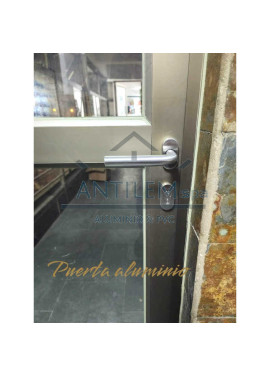 Puerta de Aluminio 0.80x2.00 TITANIO VIDRIO 5MM
